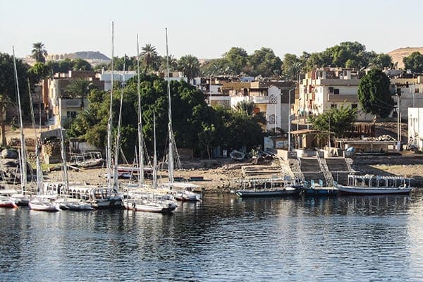 جزيرة الفنتين بالقارب في أسوان