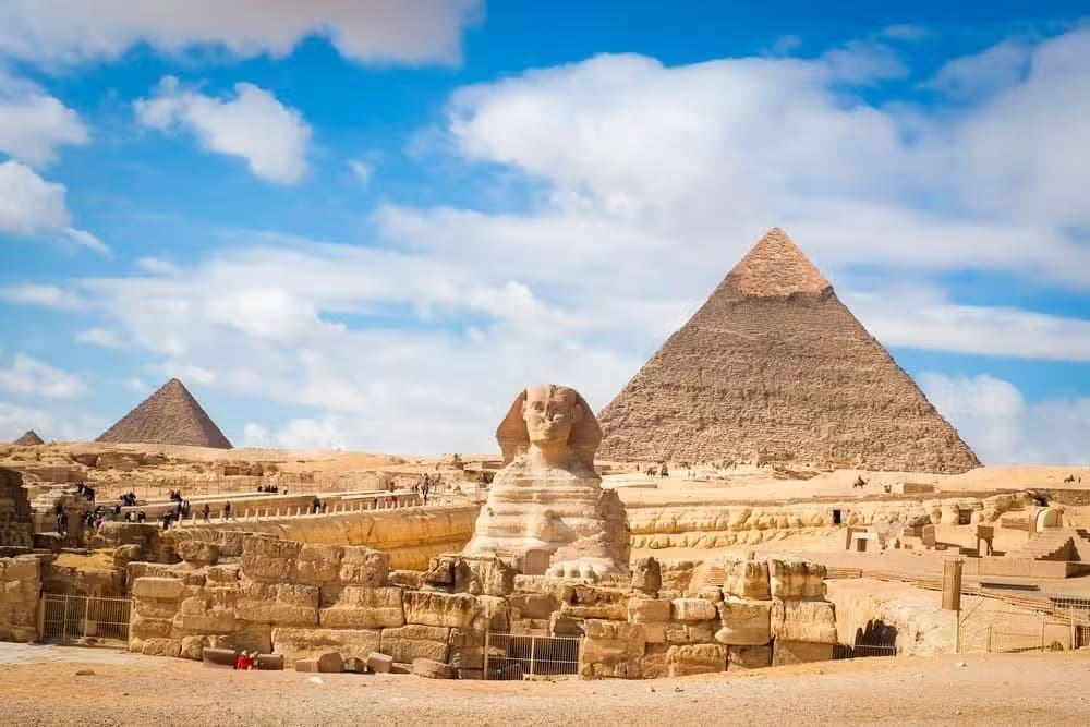 Giza Pyramids, Saqqara & Memphis Day Tour